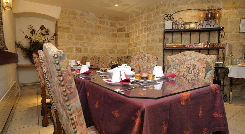 فندق ريجينس باريس المطعم الصورة